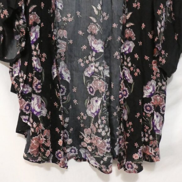 TORRID | 1/2 | Floral Open Front Kimono Jacket - Picture 8 of 16